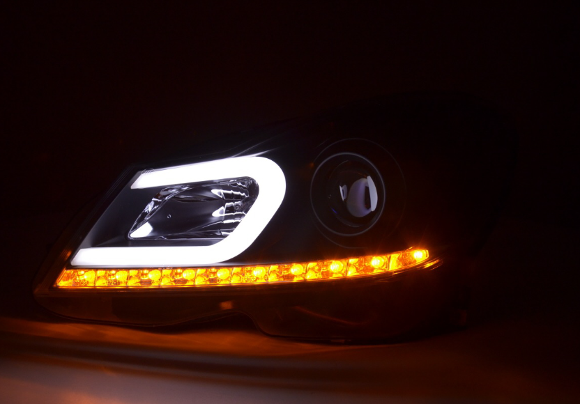 Mercedes C-Class (W204) Dynamic DRL Headlights
