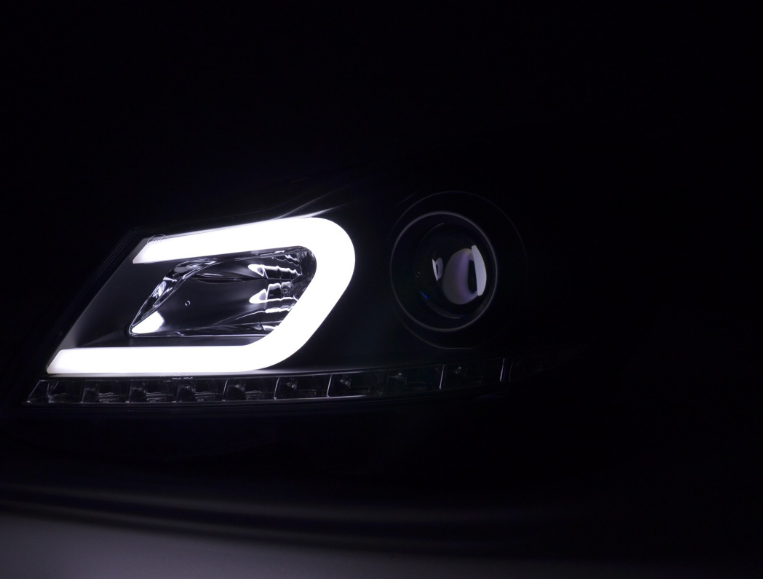 Mercedes C-Class (W204) Dynamic DRL Headlights